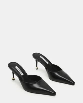 Adeline in pelle nera