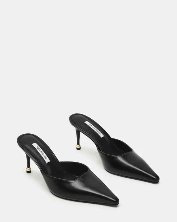 Adeline in pelle nera