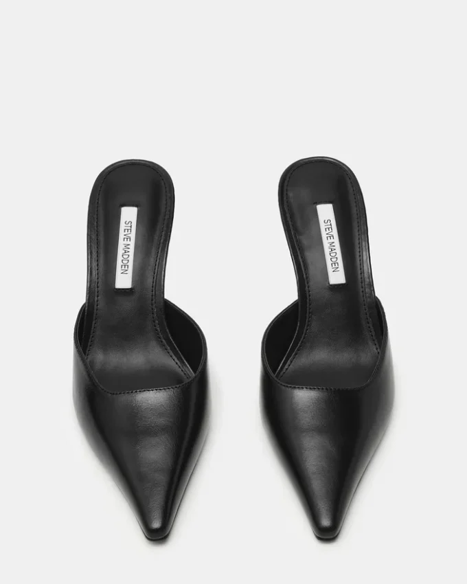 Adeline in pelle nera