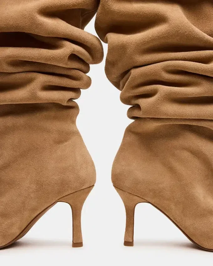 Allison in pelle scamosciata color tortora Allison in pelle scamosciata color tortora