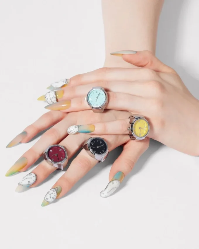 Anello-orologio nero