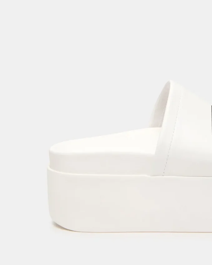 Arwen in pelle bianca