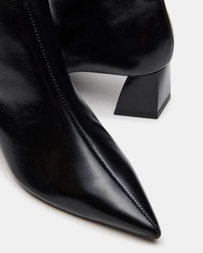 Ashli in pelle nera Ashli in pelle nera