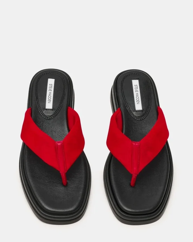 Bella in camoscio rosso Bella in camoscio rosso