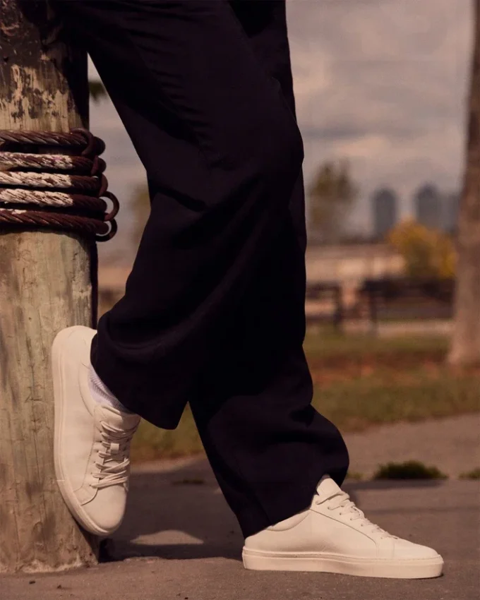 Bondd in pelle bianca