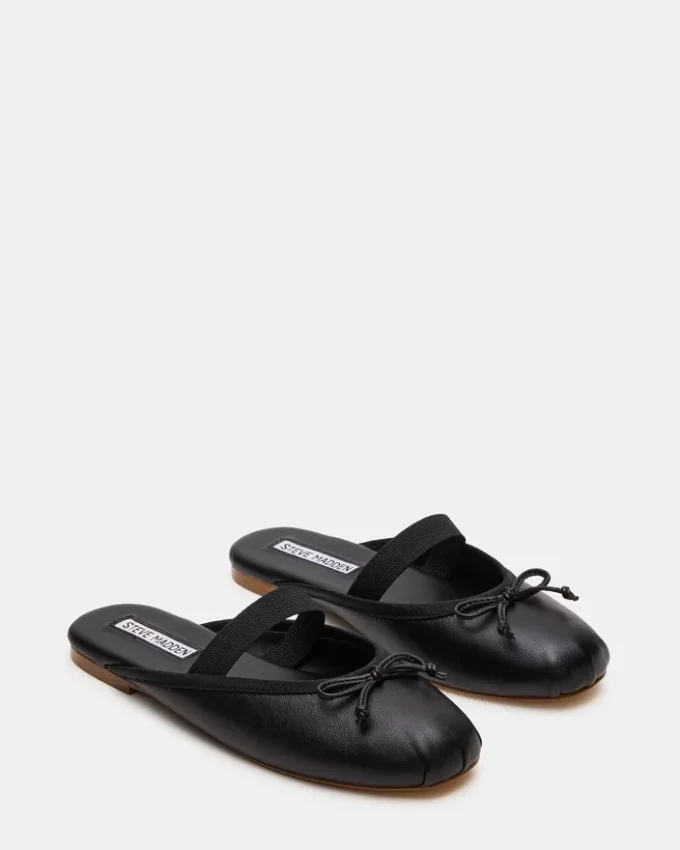 Cutesy in pelle nera