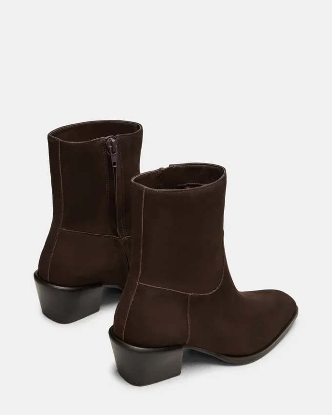 Daney Brown in pelle scamosciata