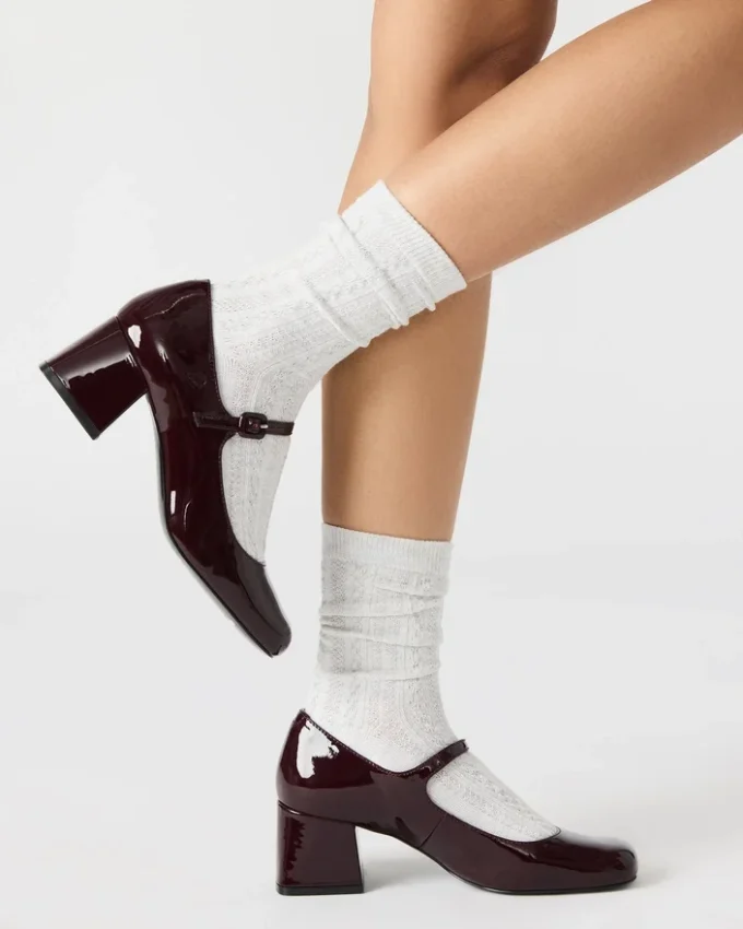 Darcey in vernice color vino Darcey in vernice color vino