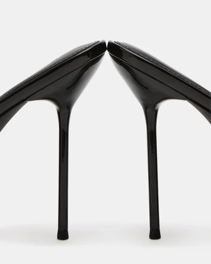 Davina in vernice nera