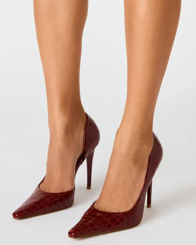 Elegante coccodrillo rosso Elegante coccodrillo rosso