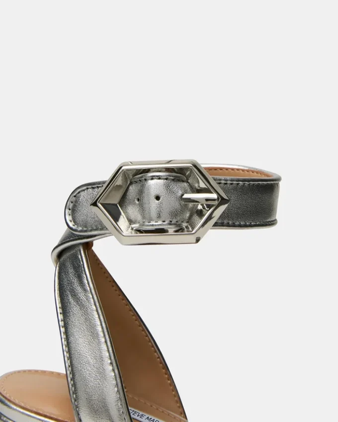 Elida in pelle argentata