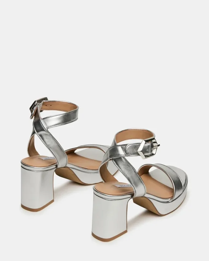 Elida in pelle argentata