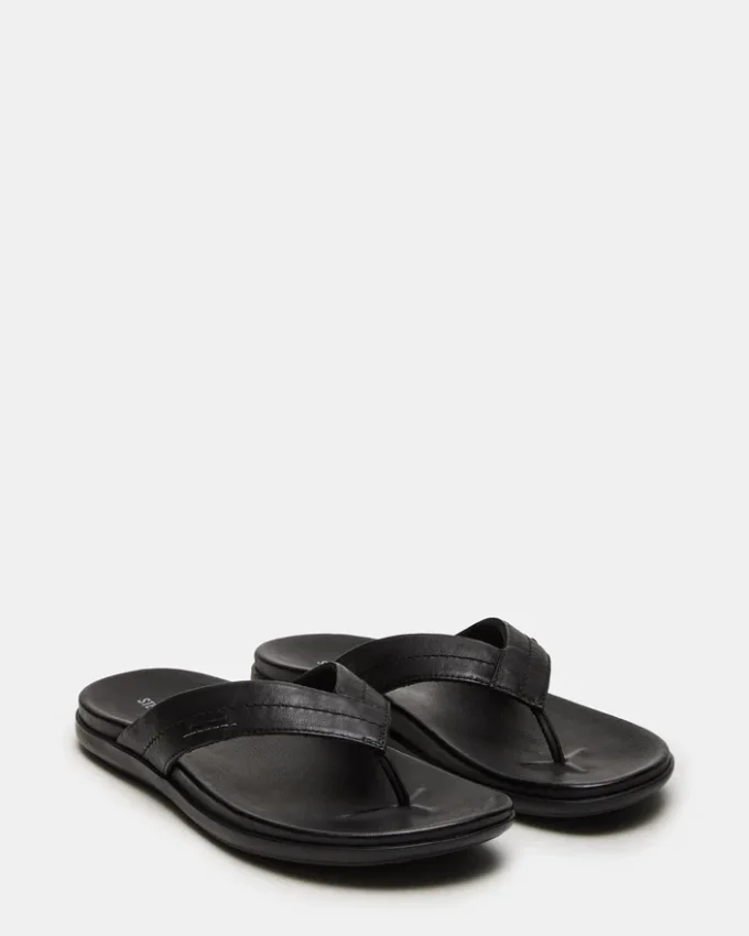 Emmett in pelle nera