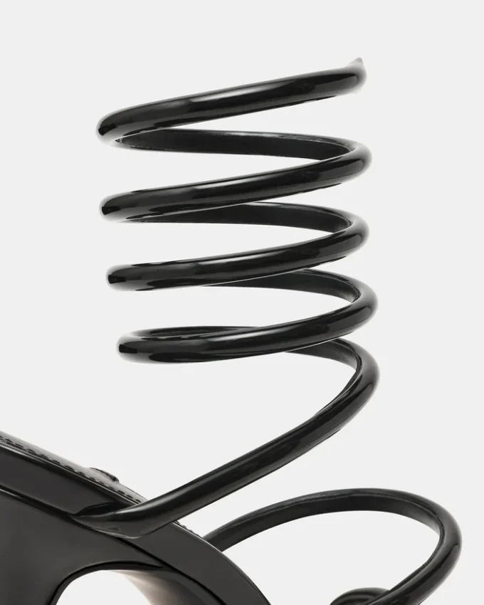 Exotica in vernice nera