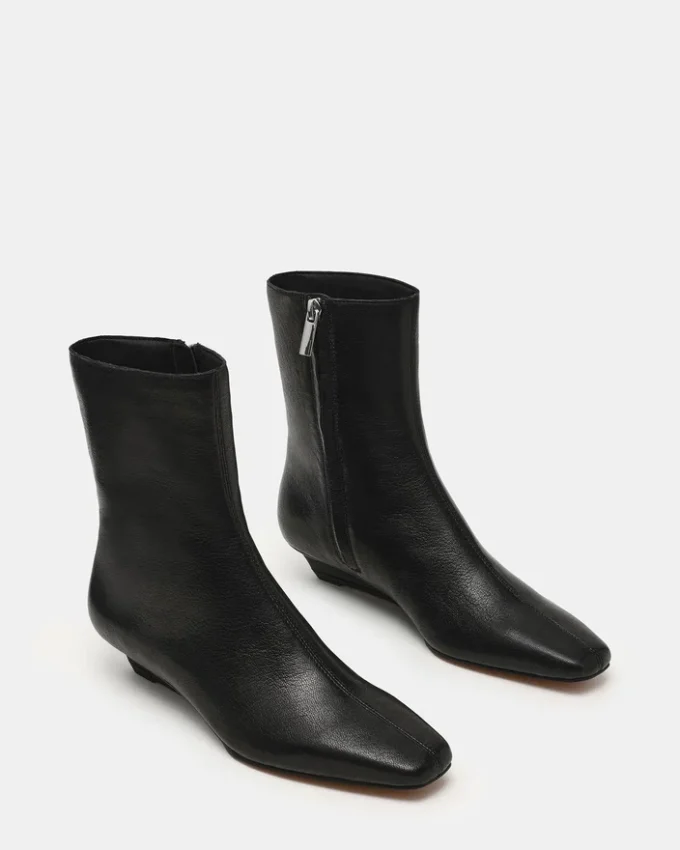 Flaire in pelle nera