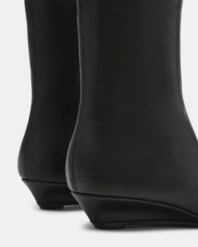 Flaire in pelle nera