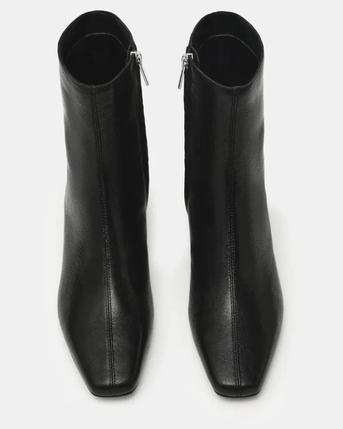 Flaire in pelle nera