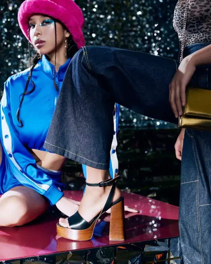 Floria in pelle nera