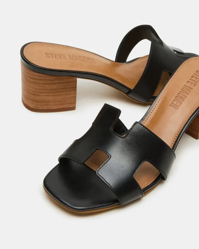 Hana in pelle nera Hana in pelle nera