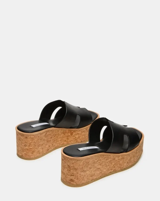 Harmony in pelle nera