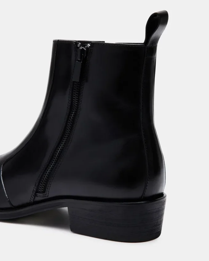 Haynes in pelle nera