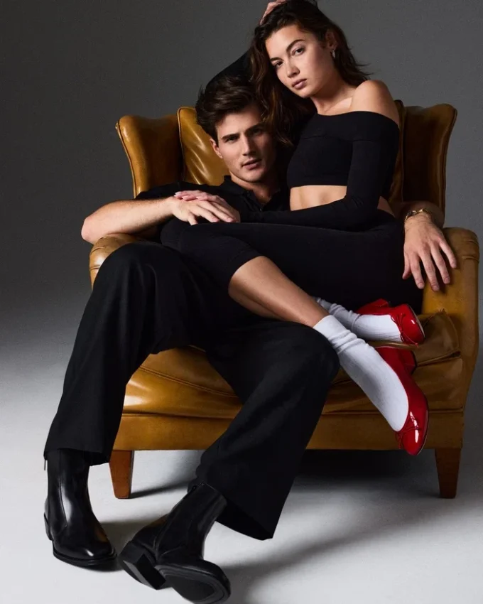 Haynes in pelle nera