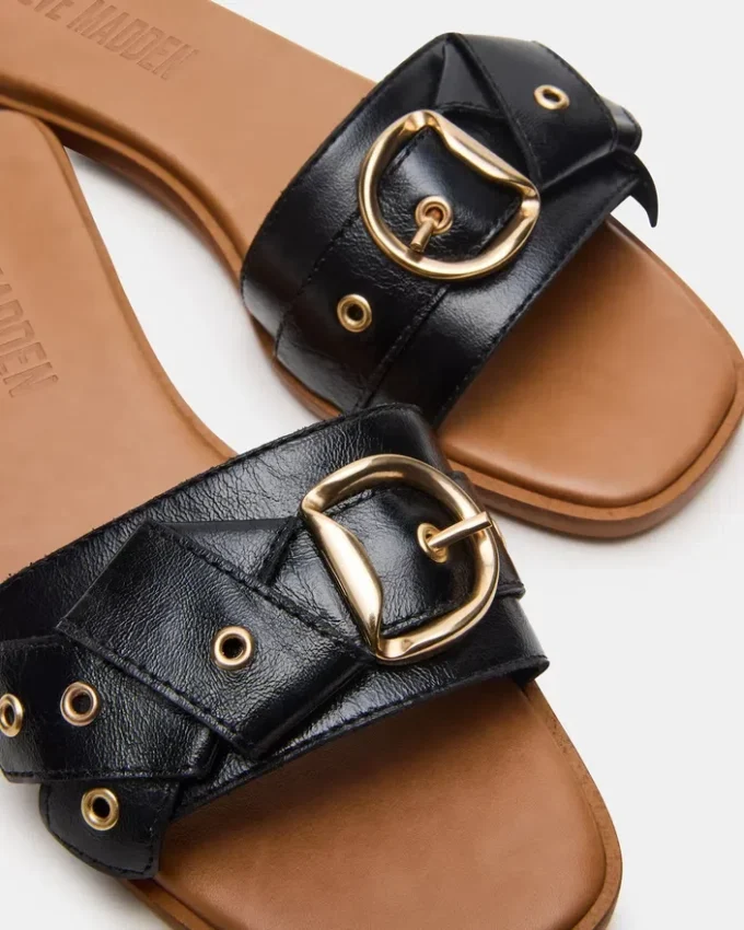 Hilaria in pelle nera