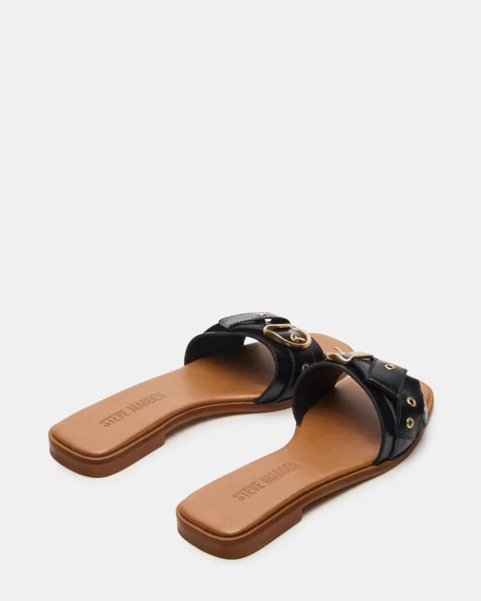 Hilaria in pelle nera