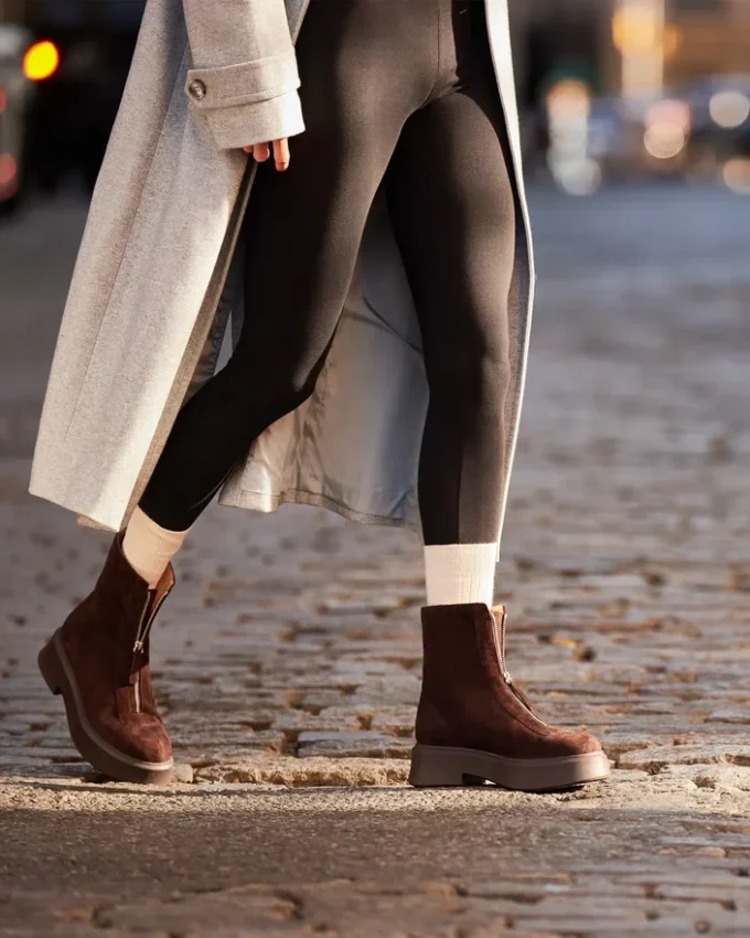 Jones in pelle scamosciata marrone cioccolato