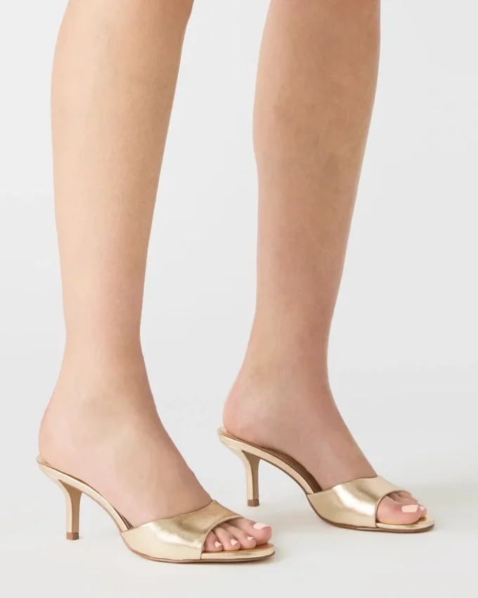 Kendrix in pelle dorata