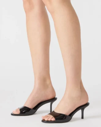 Kendrix in pelle nera