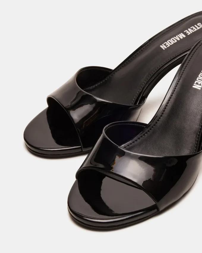 Kendrix in pelle nera