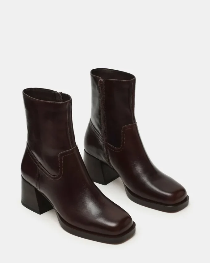 Latches in pelle marrone