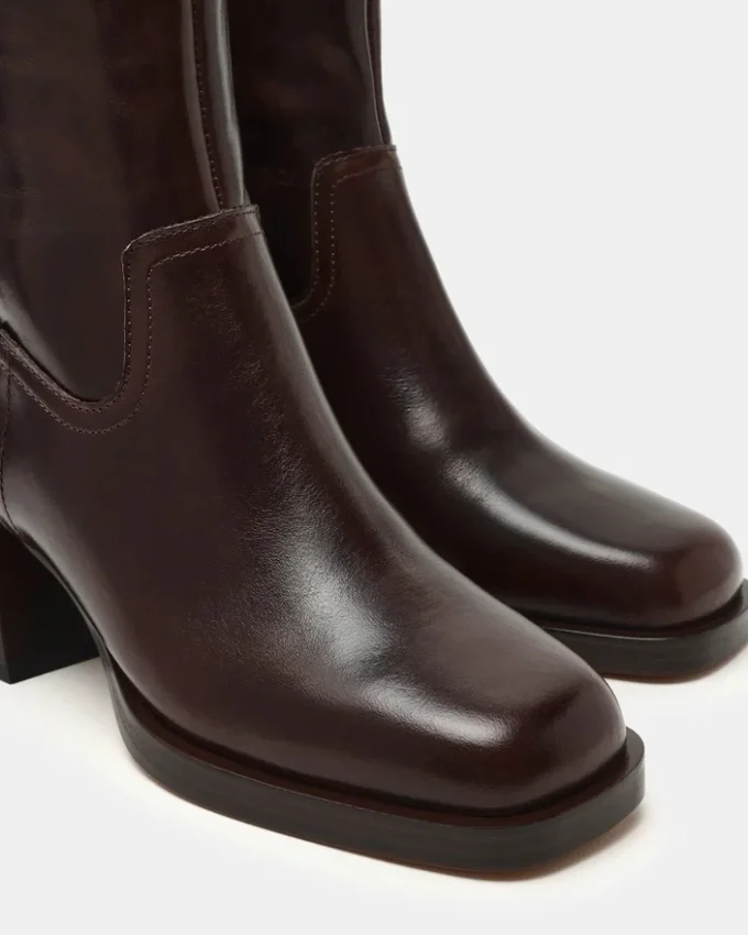 Latches in pelle marrone