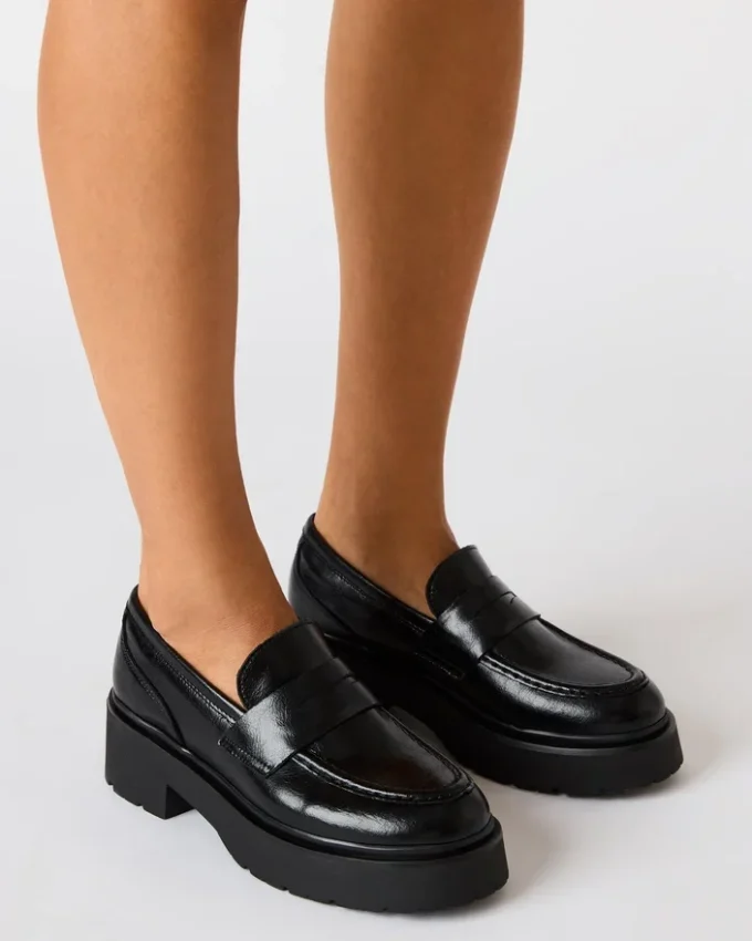 Layken in pelle nera