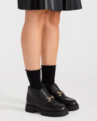 Leon in pelle nera Leon in pelle nera