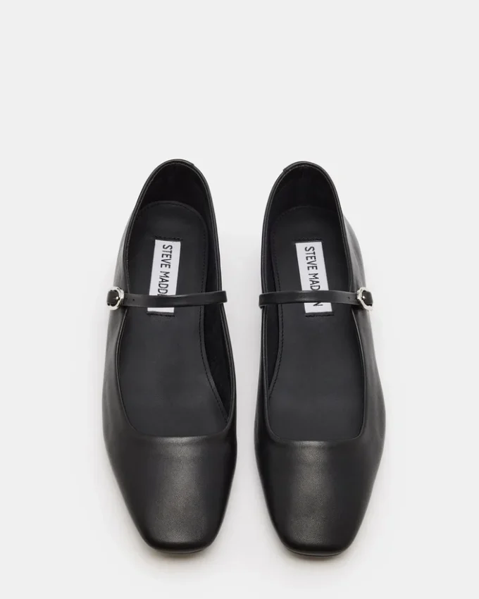 Maple in pelle nera Maple in pelle nera