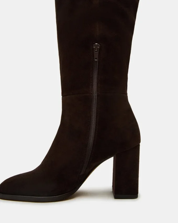 Mocassino in pelle scamosciata marrone Mocassino in pelle scamosciata marrone