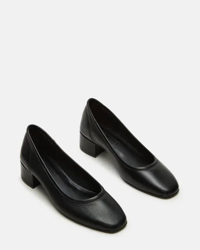 Mollie in pelle nera