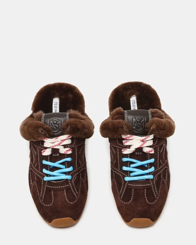 Mule Aziel in pelle scamosciata marrone cioccolato con pelliccia sintetica