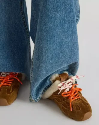 Mule Aziel in pelle scamosciata color castagna con pelliccia sintetica