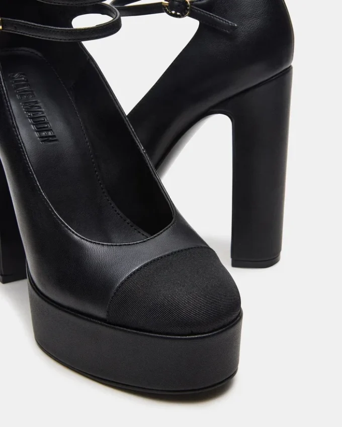 Peyton in pelle nera