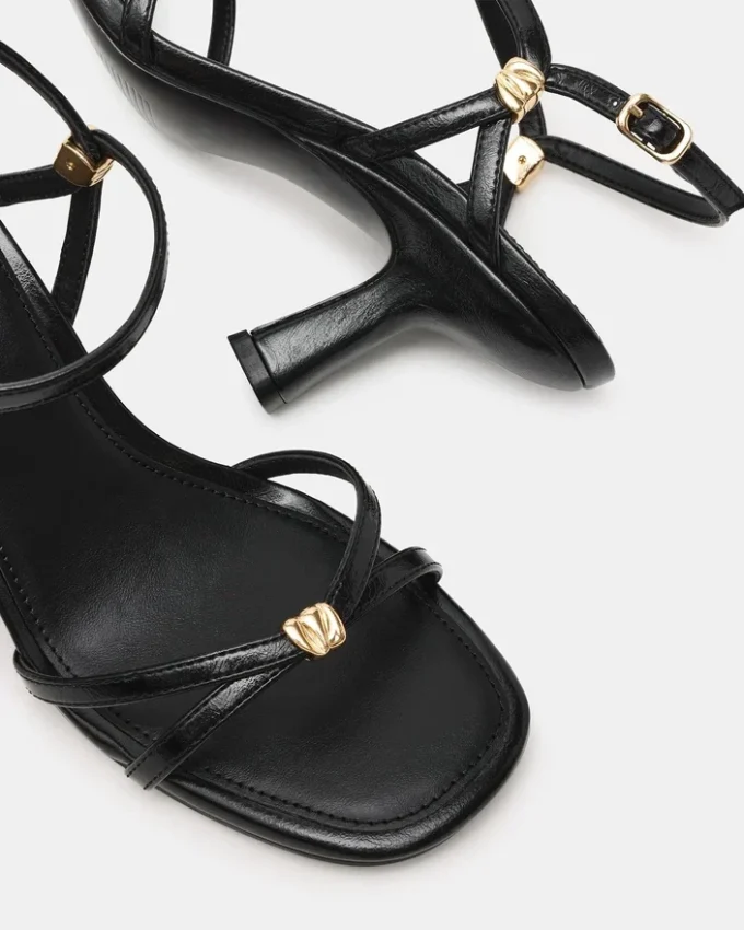 Posy Black Posy Black