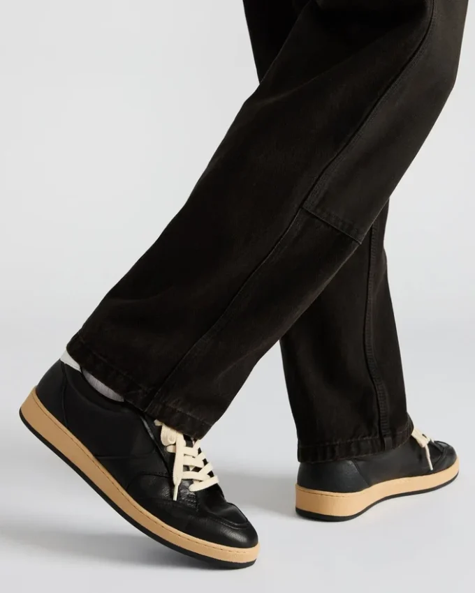 Prismo in pelle nera