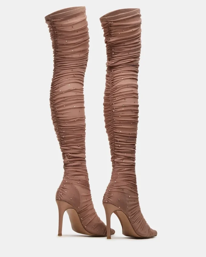 Rashida Blush in rete