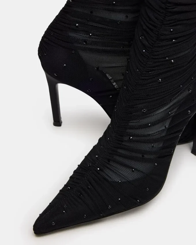 Rashida in rete nera