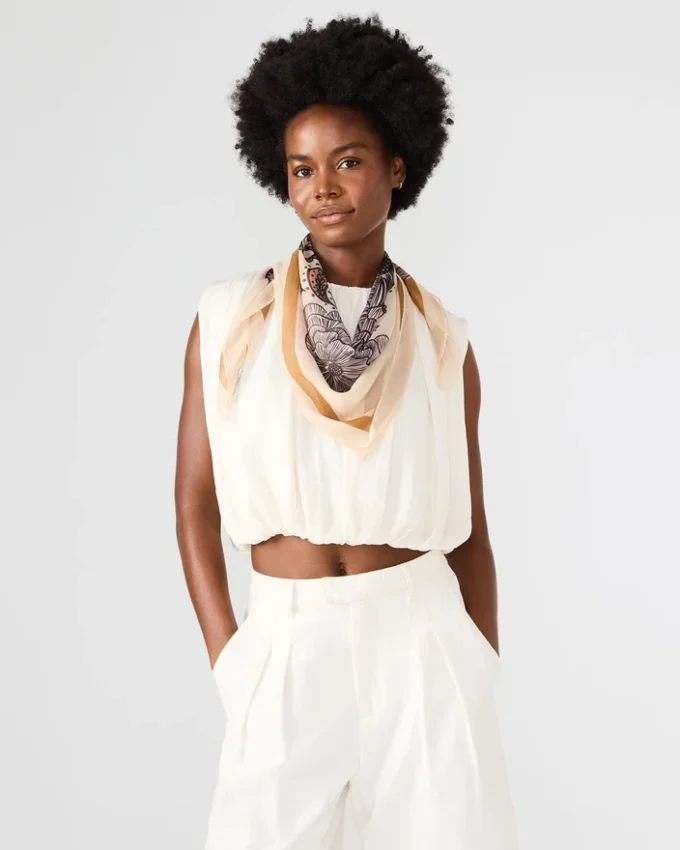 Sciarpa quadrata floreale in stile boho color avorio