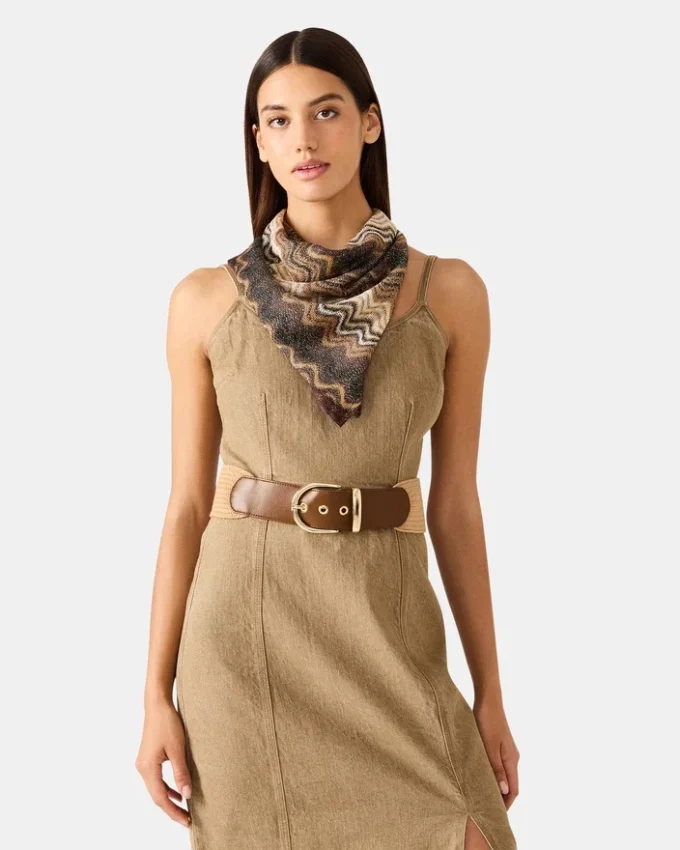 Sciarpa quadrata ondulata luccicante neutra