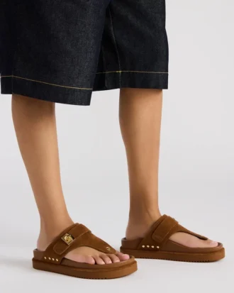 Thona in pelle scamosciata color castagna