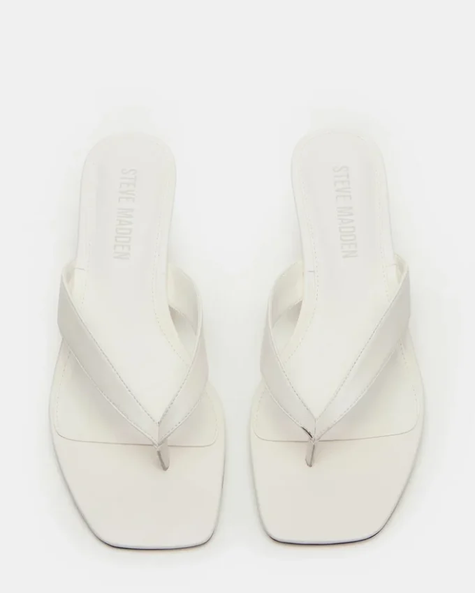 Tracie in pelle bianca Tracie in pelle bianca